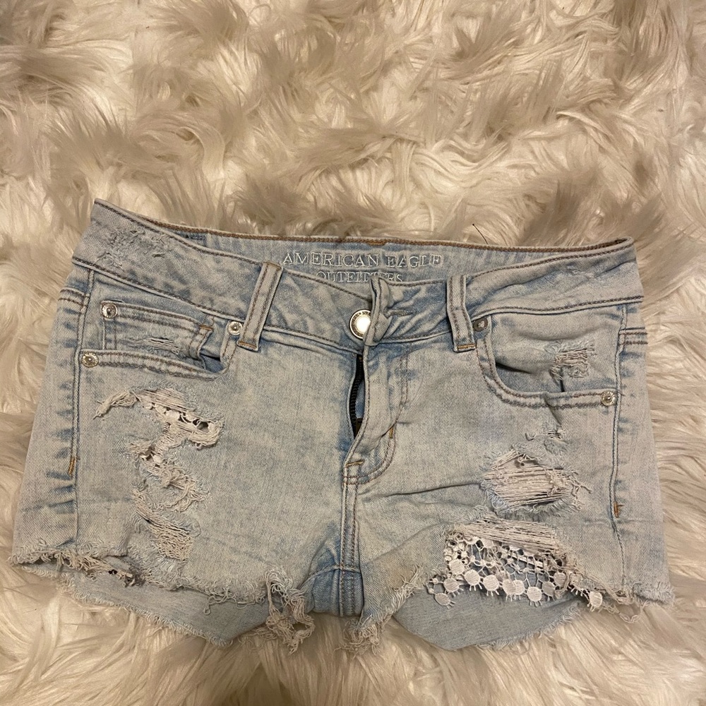 American Eagle shorts with macramé on pockets